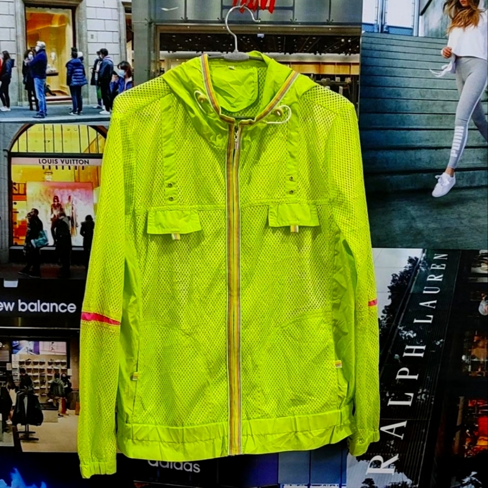 Beautiful Unisex Neon Windcheater Condition 9:10 - Picture 1 of 12